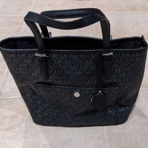 Michael Kors small tote. Like new.